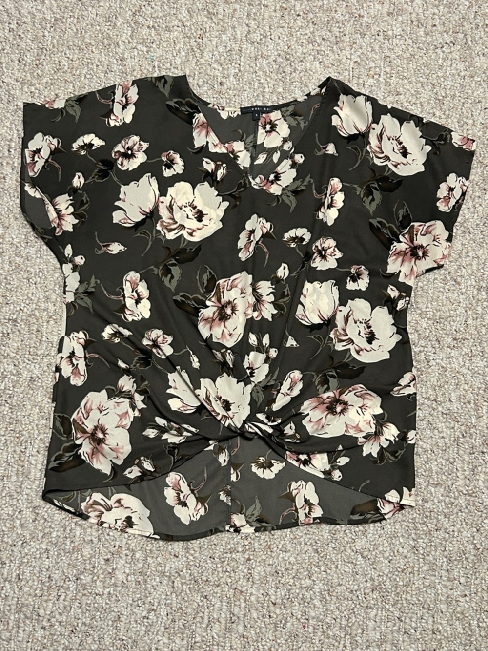 West Kei Olive Floral Twist‑Front Blouse – Women’s Small, Excellent Condition